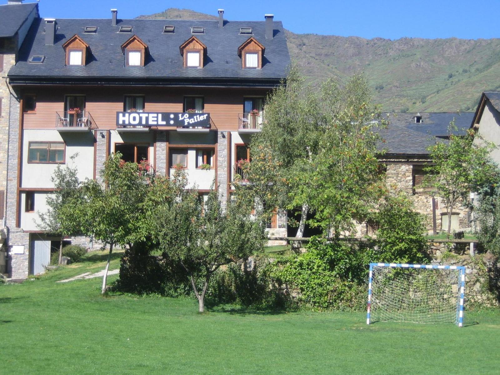 Hotel Lo Paller Valencia D'Aneu Buitenkant foto