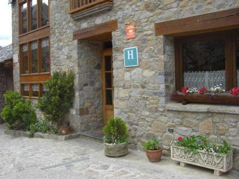 Hotel Lo Paller Valencia D'Aneu Buitenkant foto