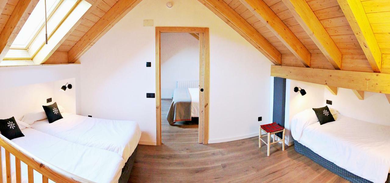 Hotel Lo Paller Valencia D'Aneu Buitenkant foto